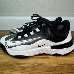 Nike Alpha Huarache Elite 4 Turf Women's Softball Shoes FD2746-002 Size 7